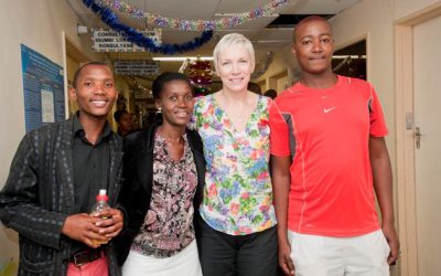 Annie Lennox pays tribute to Nelson Mandela during visit to South Africa